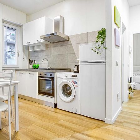 Joivy Warm And Inviting Flat With Balcony Apartment Милано Екстериор снимка