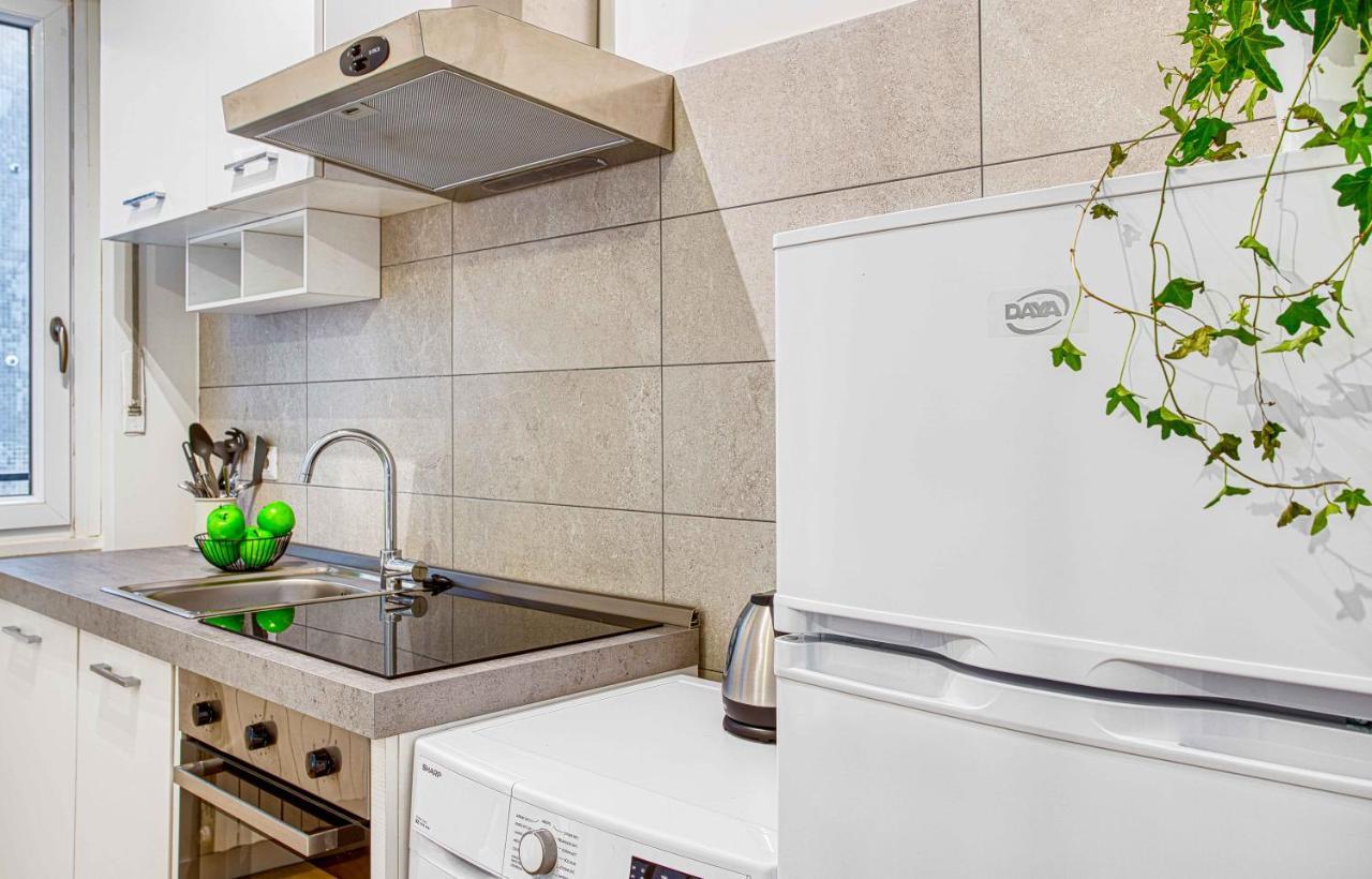Joivy Warm And Inviting Flat With Balcony Apartment Милано Екстериор снимка