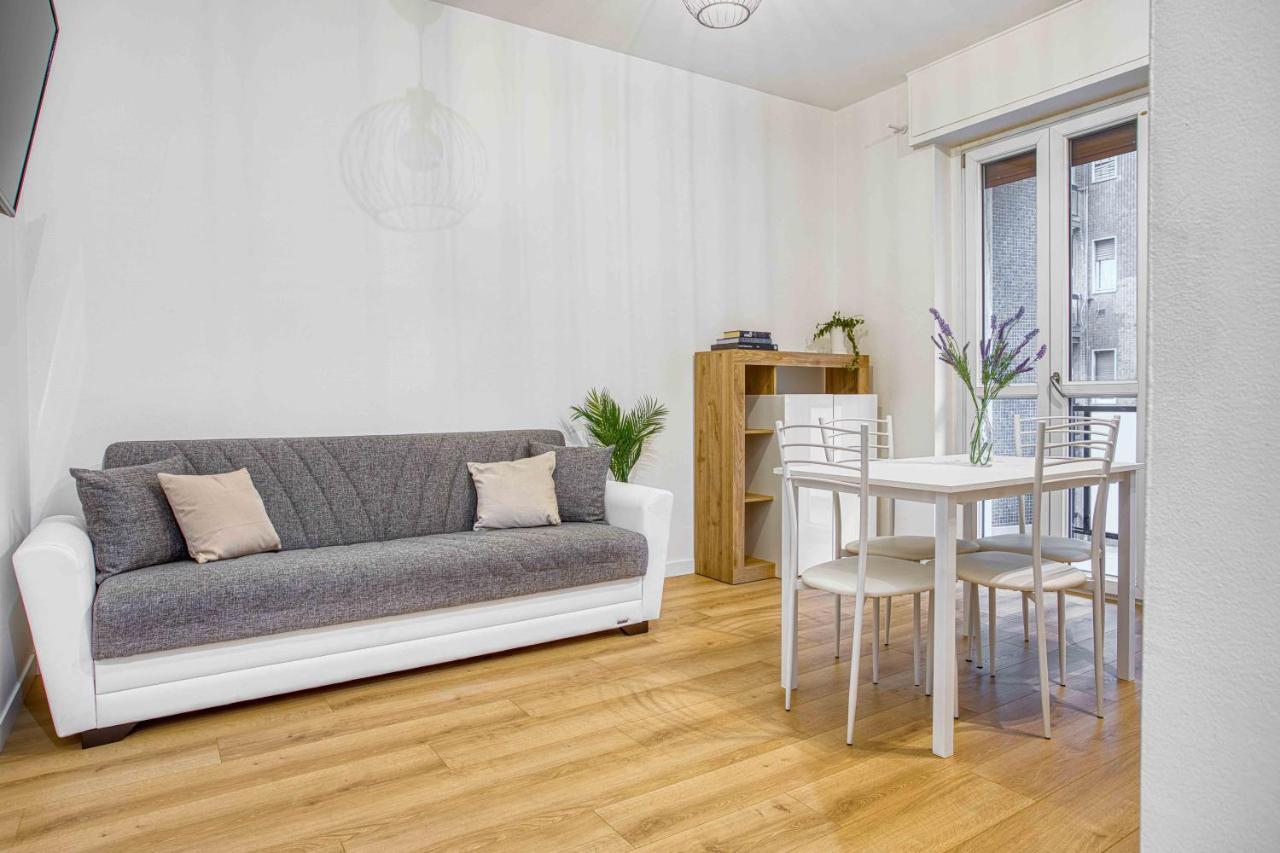 Joivy Warm And Inviting Flat With Balcony Apartment Милано Екстериор снимка